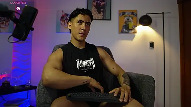 TaylerCross  online show from 03.11.26