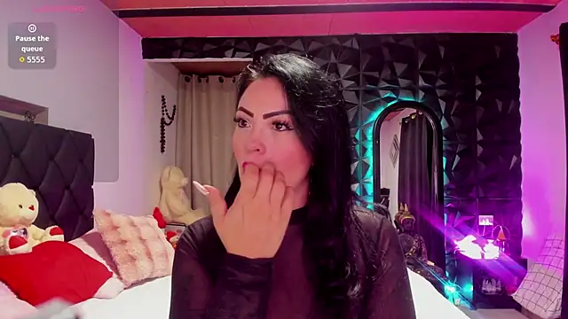 Snapshot of LINDA_BLER chatting on 02.04.26 LINDA BLER online show from 02.04.26