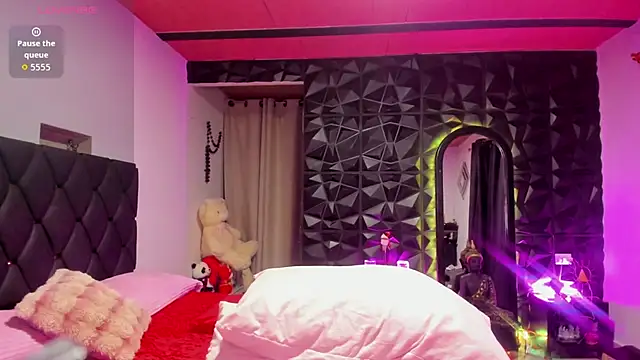 Snapshot of LINDA_BLER chatting on 02.06.26 LINDA BLER online show from 02.06.26