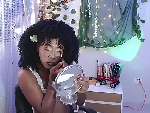 Snapshot of zafiro_blu chatting on 02.04.26 zafiro blu online show from 02.04.26