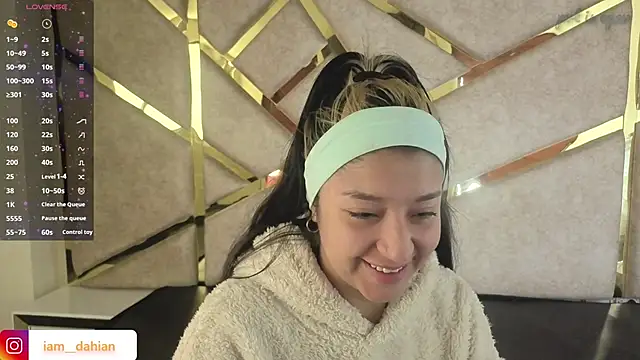 Dahiana Dmour  online show from 03.19.26