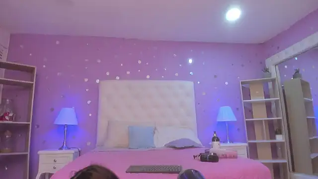 Goldentemptation  online show from 03.03.26