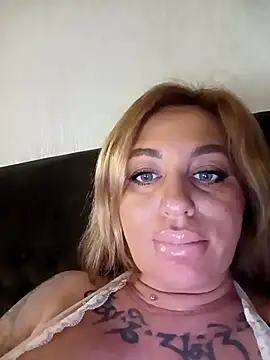 MiaMooly online show from 04.03.26