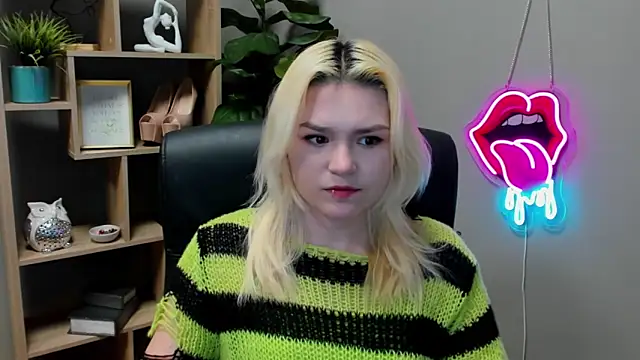 SweetLilyxo online show from 03.17.26