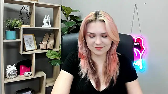 Snapshot of SweetLilyxo chatting on 07.02.26 SweetLilyxo online show from 07.02.26