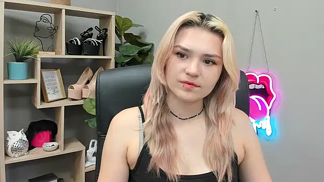 Snapshot of SweetLilyxo chatting on 07.20.26 SweetLilyxo online show from 07.20.26