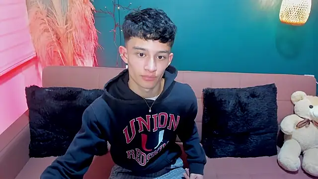 Patrick Howland  online show from 02.05.26