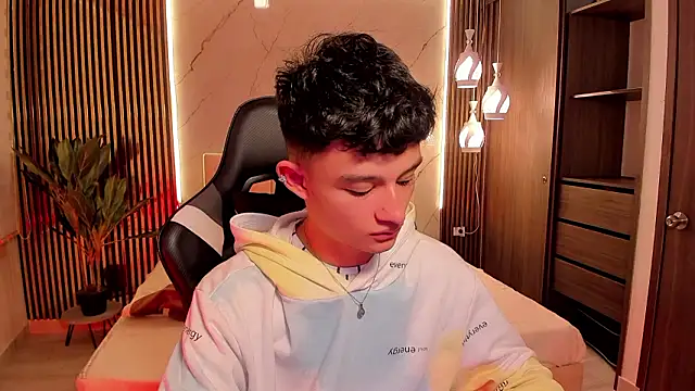 Patrick Howland  online show from 02.08.26