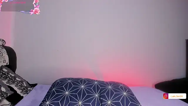 Snapshot of Sharlottee__ chatting on 02.13.26 Sharlottee online show from 02.13.26