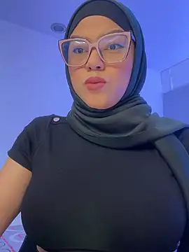 Amira-Awhada online show from 04.20.26