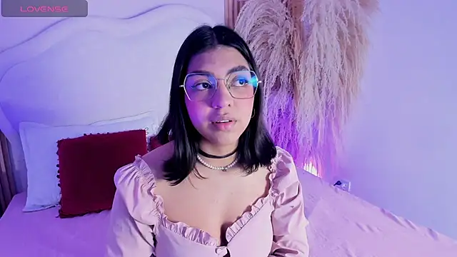 Snapshot of rebeca_taylor chatting on 02.17.26 rebeca taylor online show from 02.17.26