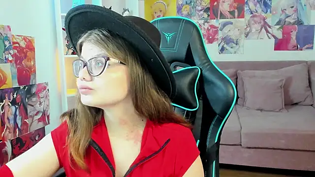 ChloeHalses online show from 03.22.26