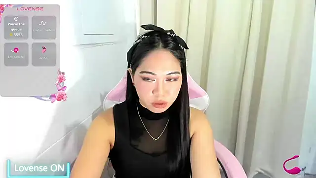 Ursweetyshaine online show from 06.19.26
