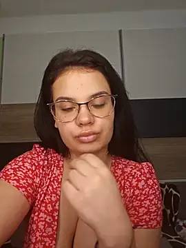 Karolina Velvet online show from 02.04.26