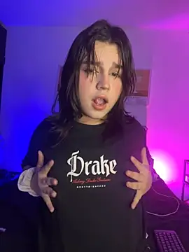 Daniellesins1 online show from 04.10.26