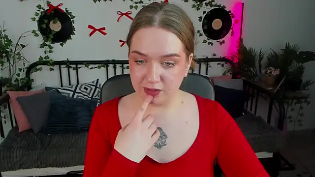 Snapshot of RachelDiRose chatting on 02.25.26 RachelDiRose online show from 02.25.26