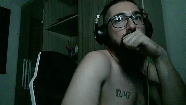 Snapshot of Redlovecouple chatting on 02.07.26 Redlovecouple online show from 02.07.26