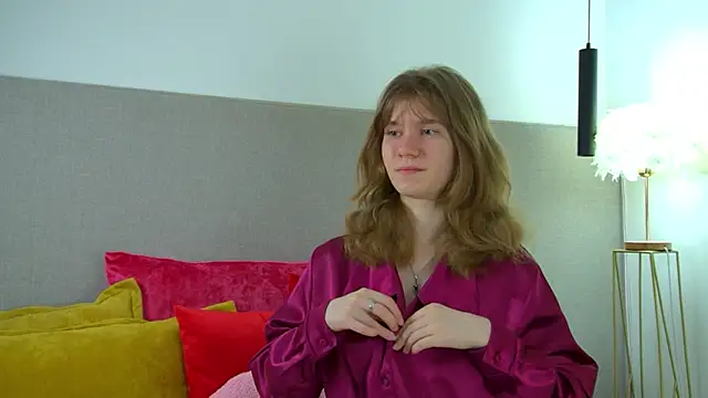 Snapshot of MilaMaelis chatting on 03.15.26 MilaMaelis online show from 03.15.26