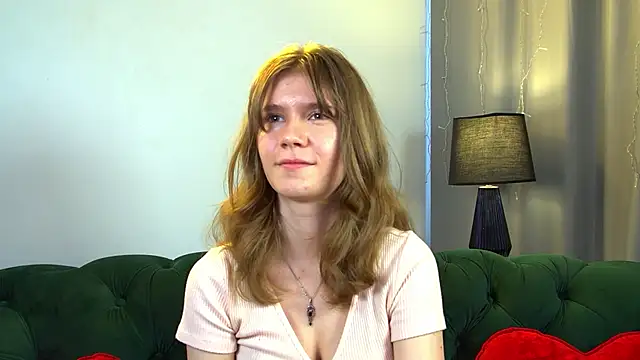 Snapshot of MilaMaelis chatting on 03.21.26 MilaMaelis online show from 03.21.26