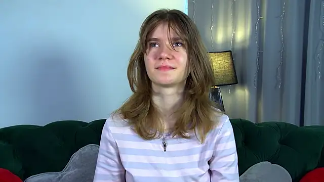 Snapshot of MilaMaelis chatting on 04.05.26 MilaMaelis online show from 04.05.26