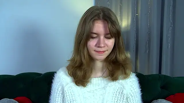 Snapshot of MilaMaelis chatting on 04.08.26 MilaMaelis online show from 04.08.26