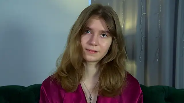 Snapshot of MilaMaelis chatting on 04.11.26 MilaMaelis online show from 04.11.26