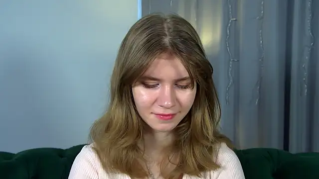 Snapshot of MilaMaelis chatting on 04.12.26 MilaMaelis online show from 04.12.26