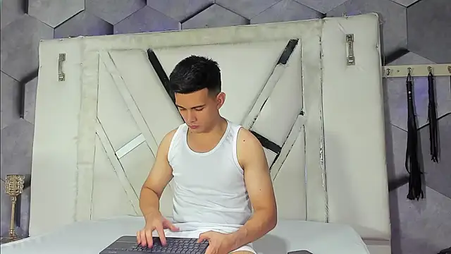 GoldenBoyM online show from 02.10.26