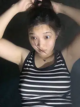 Snapshot of Suzu_xx01 chatting on 06.05.26 Suzu xx01 online show from 06.05.26