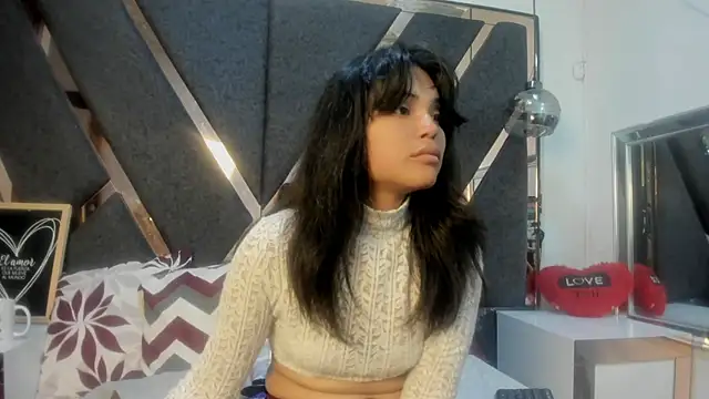 Snapshot of Maggyx chatting on 06.18.26 Maggyx online show from 06.18.26