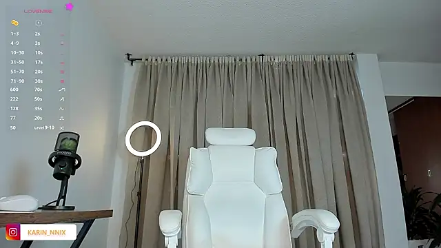 Snapshot of karinnixx chatting on 02.28.26 karinnixx online show from 02.28.26