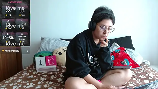 Snapshot of Juliexxxxtasy chatting on 02.17.26 Juliexxxxtasy online show from 02.17.26