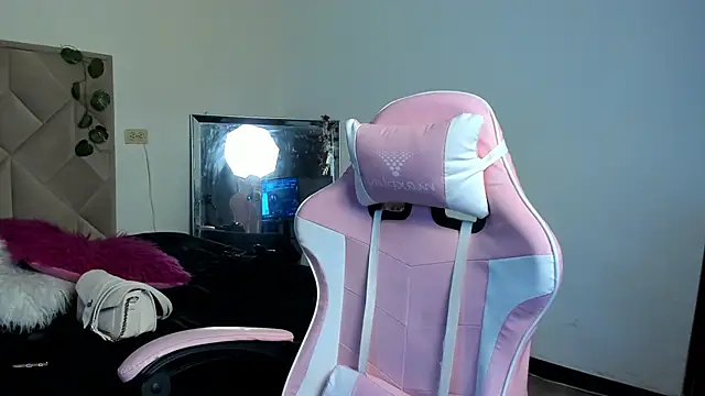 Chloe Miller 2 online show from 03.17.26