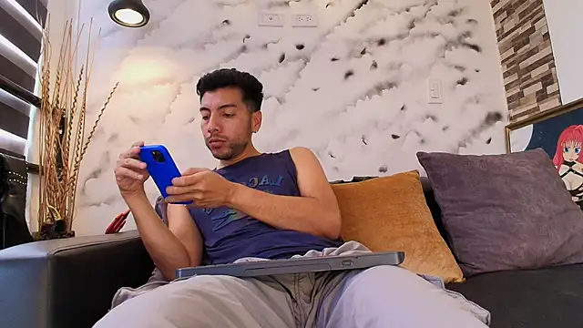 Snapshot of Max_Hornye chatting on 02.19.26 Max Hornye online show from 02.19.26