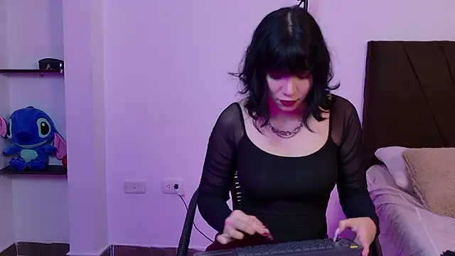 Snapshot of Raven_OA chatting on 02.18.26 Raven OA online show from 02.18.26