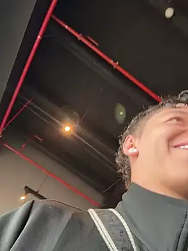 ARON LUXX online show from 04.16.26