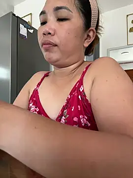 Snapshot of lady_candy85 chatting on 04.05.26 lady candy85 online show from 04.05.26