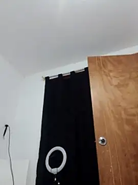 EmiNavarro online show from 07.14.26