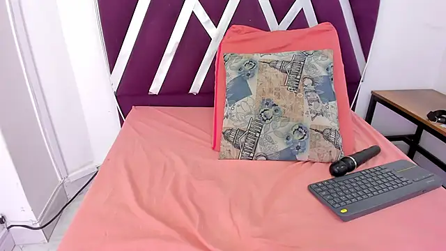 ninameduxx online show from 04.09.26