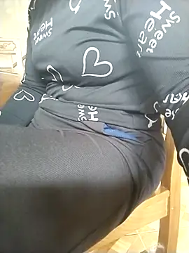 LiilyZi online show from 02.25.26