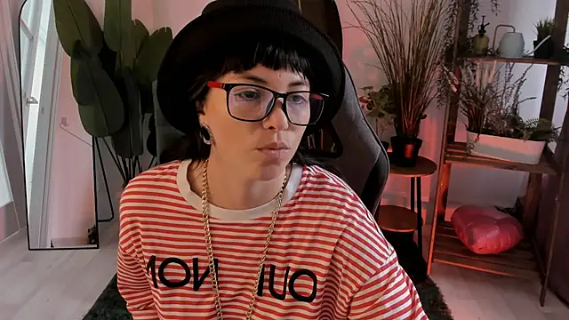 Snapshot of NeoGeisha chatting on 07.15.26 NeoGeisha online show from 07.15.26