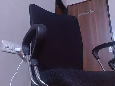 Snapshot of atisa_ chatting on 02.19.26 atisa online show from 02.19.26