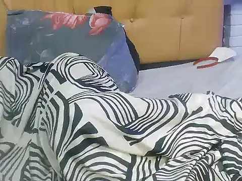 Snapshot of Ladyxx21 chatting on 02.14.26 Ladyxx21 online show from 02.14.26