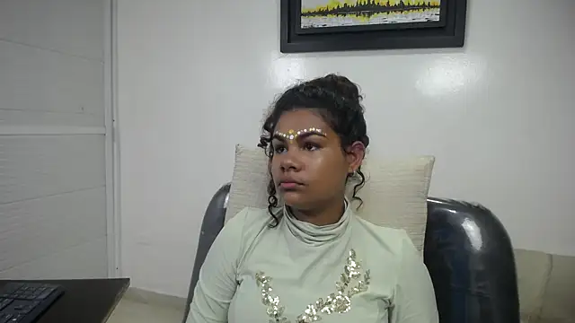 yaazhinii online show from 03.28.26