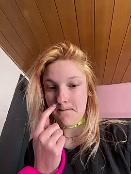 ViviLuu online show from 04.28.26