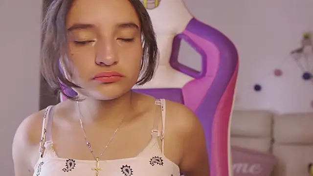 Snapshot of _emily_jonexs chatting on 02.12.26 emily jonexs online show from 02.12.26