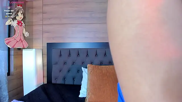 Snapshot of CoralineRoss_ chatting on 02.25.26 CoralineRoss online show from 02.25.26