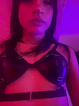 moonlyvelvet online show from 02.16.26