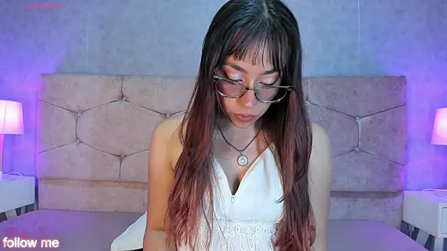 Snapshot of Chloe_Miiler chatting on 02.24.26 Chloe Miiler online show from 02.24.26