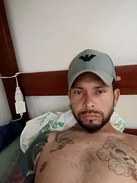 Snapshot of Branquinho-k chatting on 02.08.26 Branquinho-k online show from 02.08.26